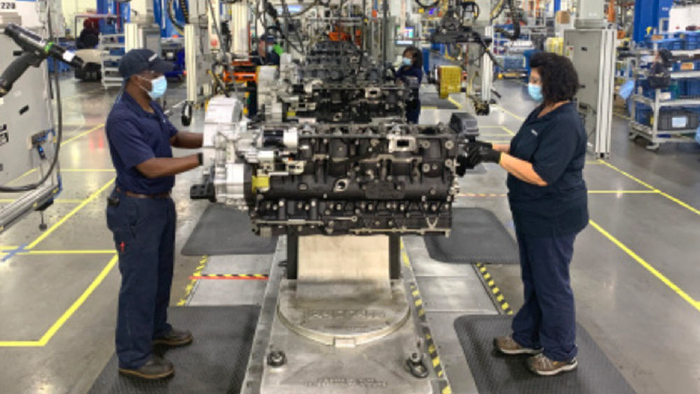 Paccar Celebrates 10 Year Anniversary Of Na Engine Manufacturing