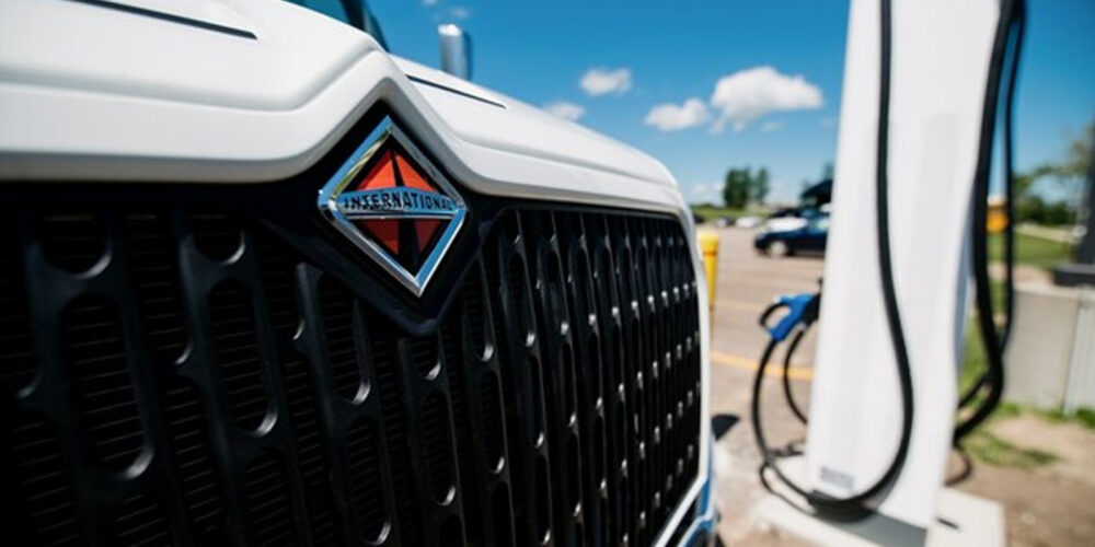Navistar Surpasses 100 Electric Vehicle Authorized Dealers